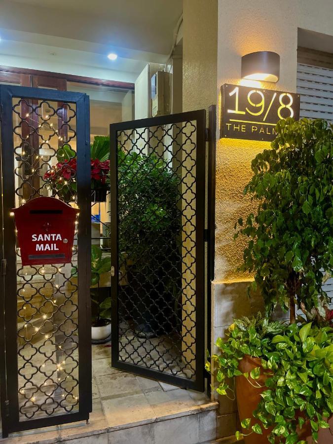 Khách sạn hẻo lánh The Palmian Center Serviced TP. Hồ Chí Minh
