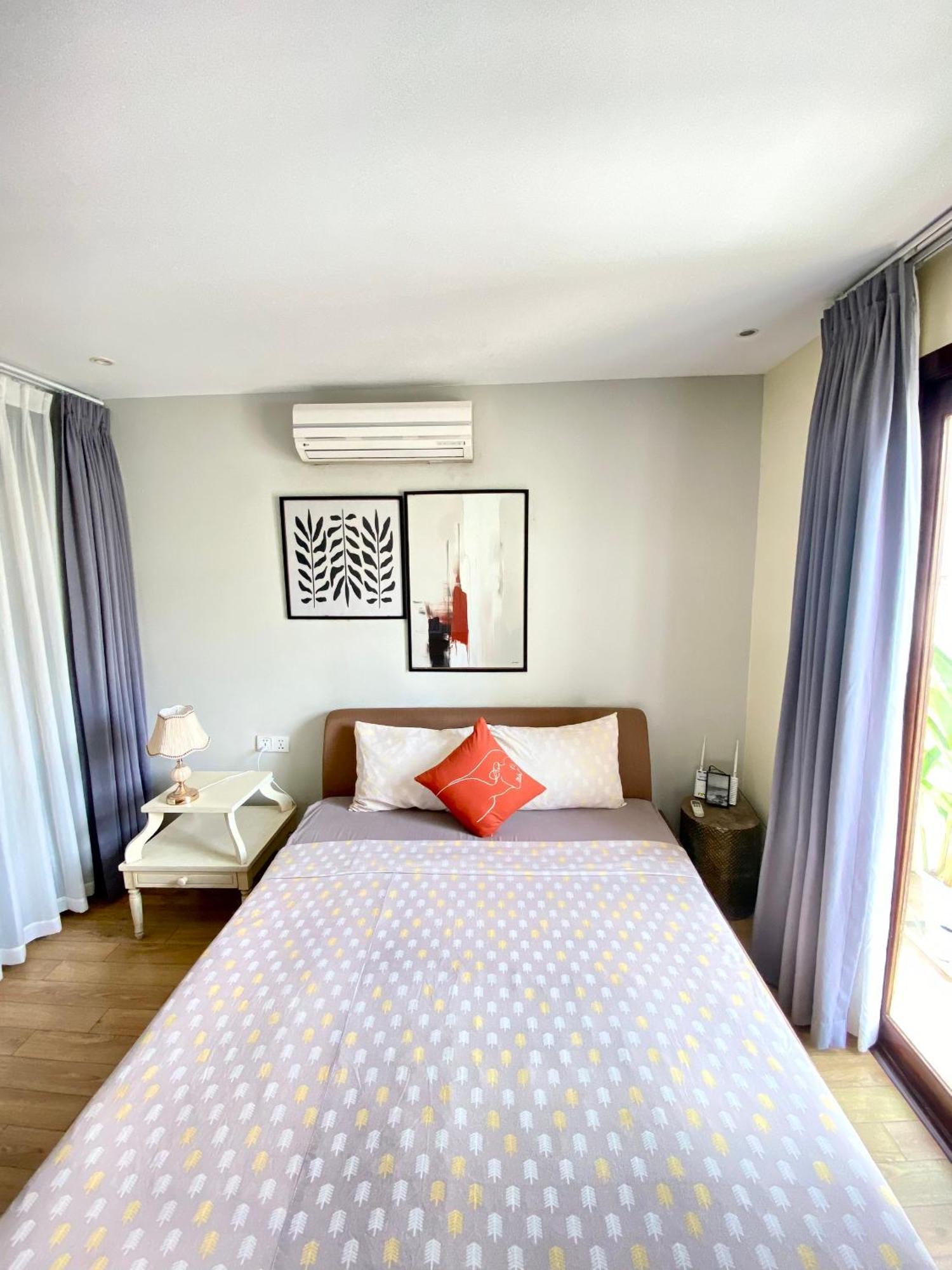 The Palmian Center Serviced Khách sạn hẻo lánh *